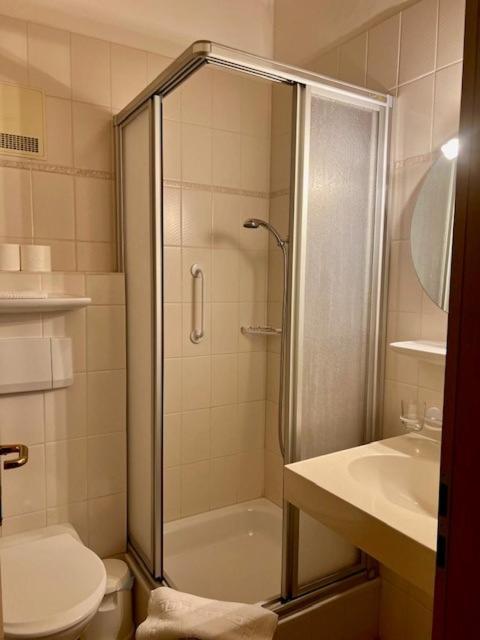 Comfort Single Room,1611067473:JPEG